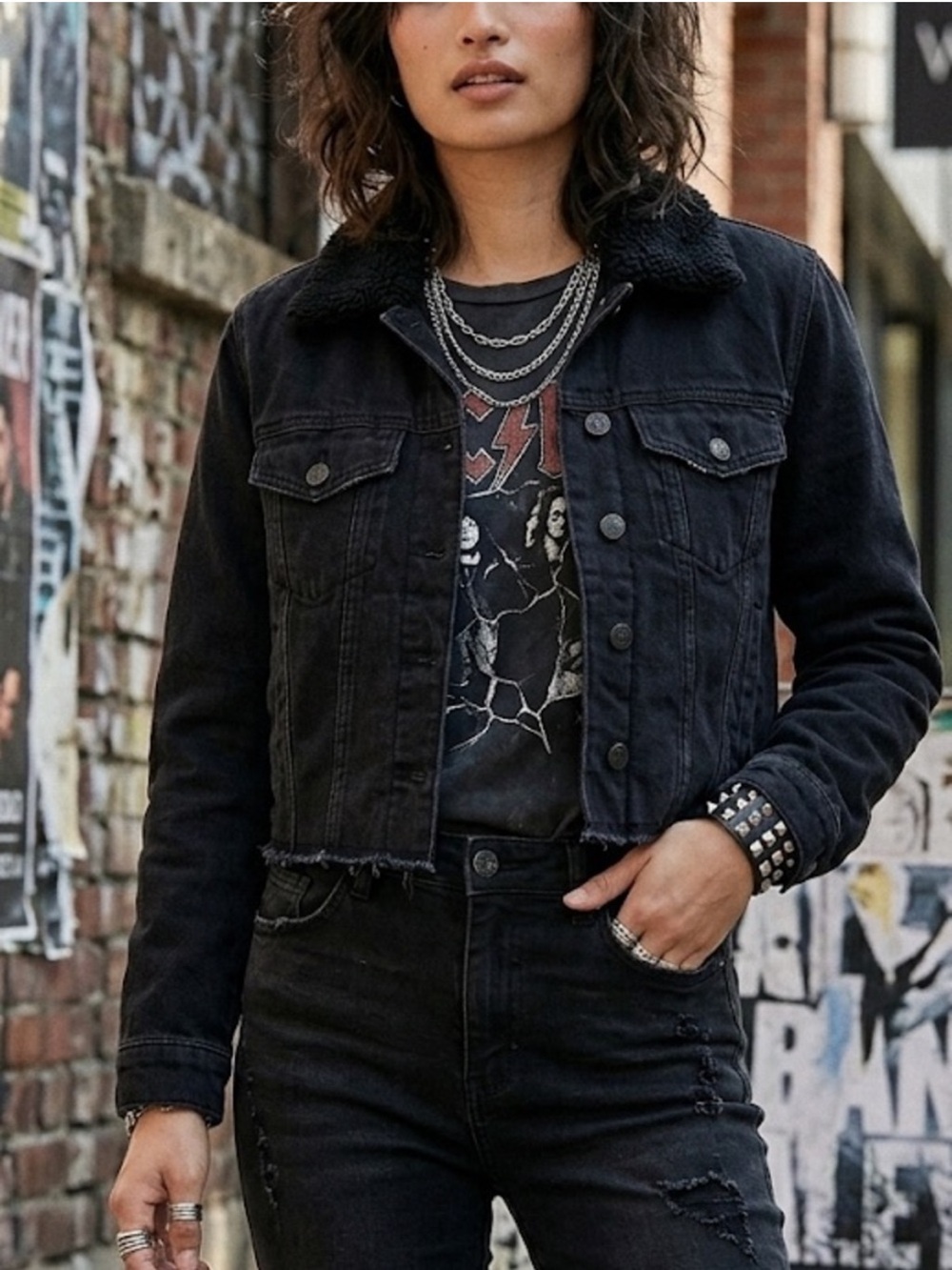 GUESS Black Cropped Denim Jacket Sherpa Collar Frayed Hem Size Small